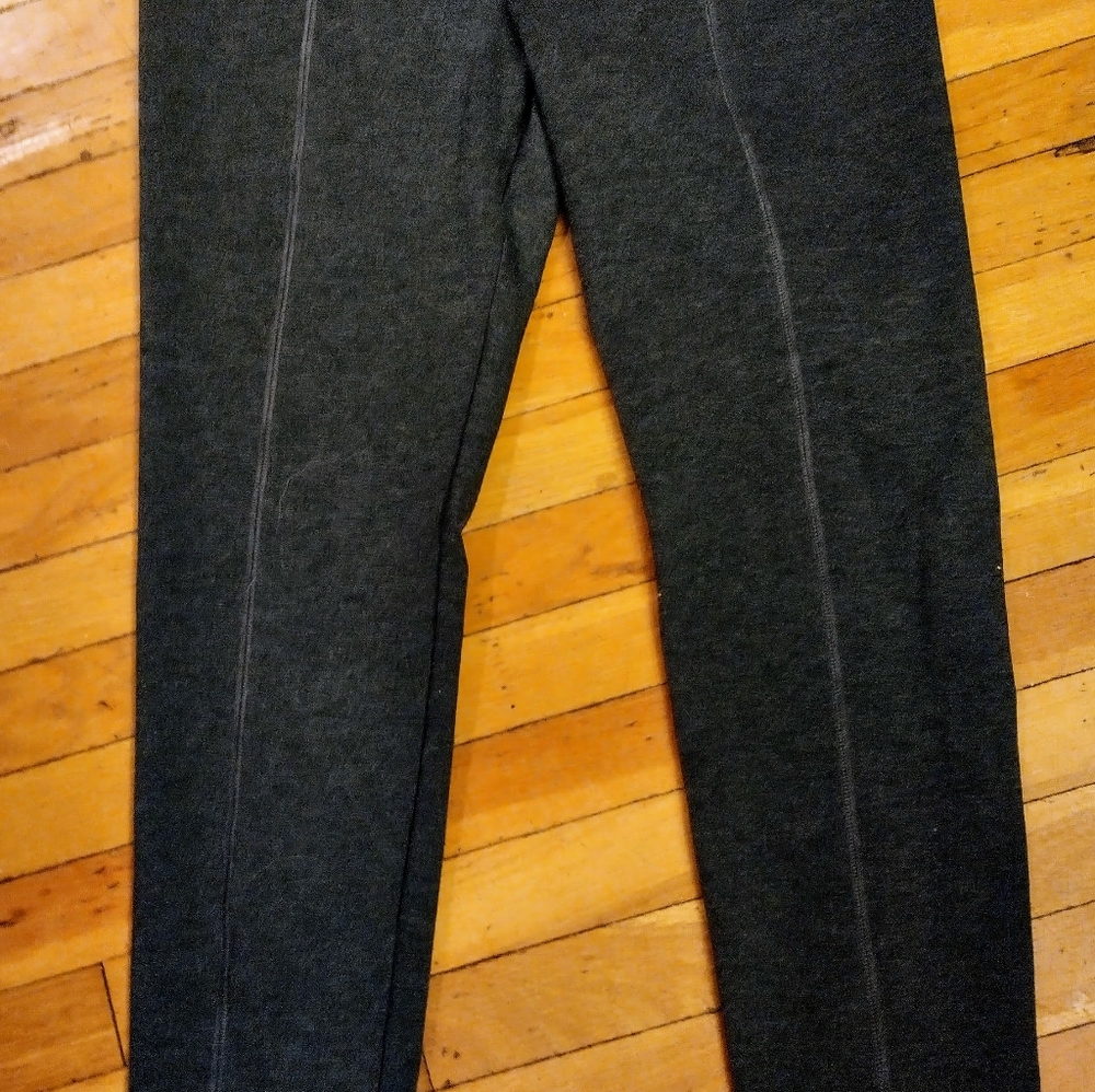 Women's SIMPLY VERA VERA WANG GRAY JEGGINGS, IN EUC, $13